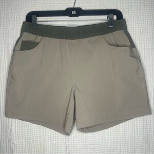 Eddie Bauer Women’s Great Outdoor Pull On Shorts Khaki Olive Size 8- 5”